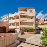 Nena Apartment Podstrana