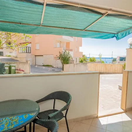 Apartment Nena *
