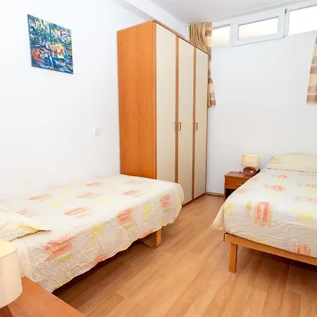 Nena Apartment Podstrana
